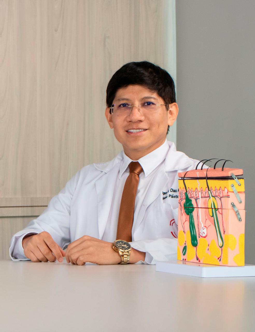 Dr. Enrique Chau Ramos